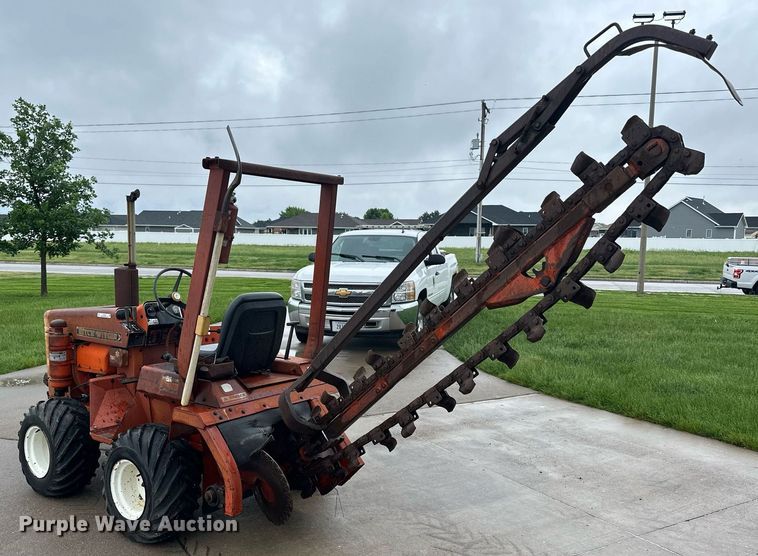 image for item KL9040 Ditch Witch 2300  trencher
