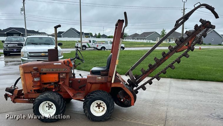 image for item KL9040 Ditch Witch 2300  trencher