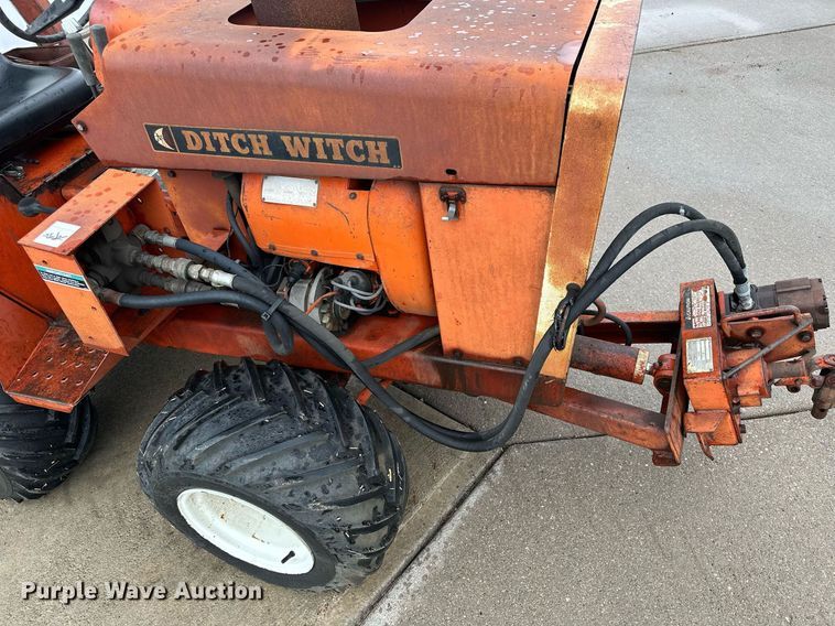 image for item KL9040 Ditch Witch 2300  trencher