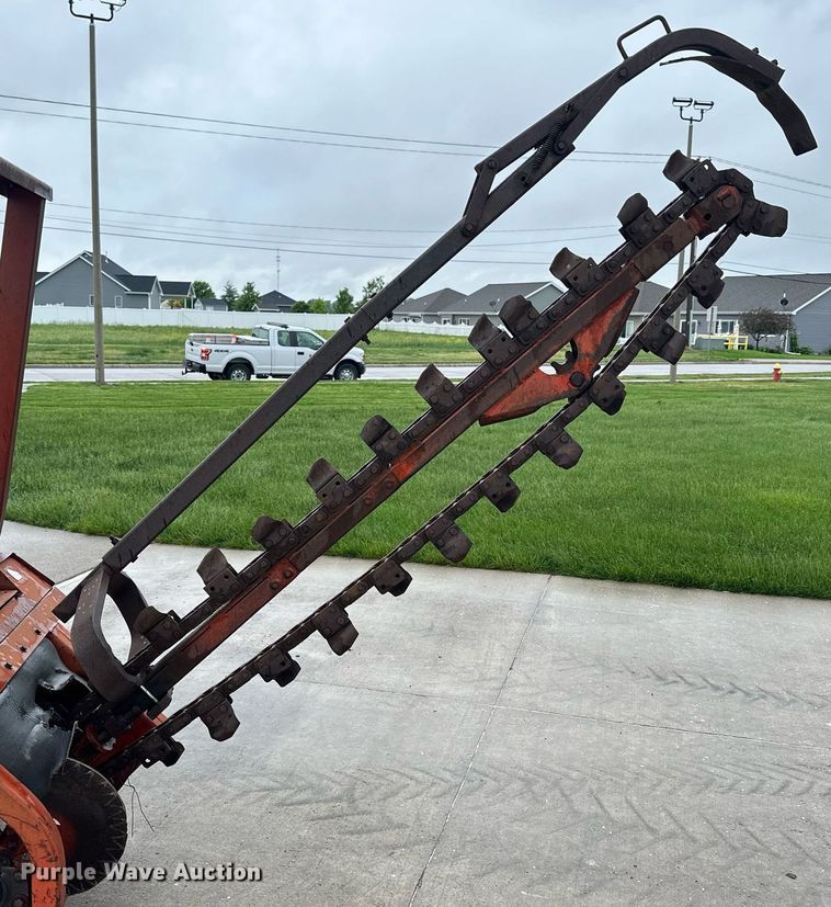 image for item KL9040 Ditch Witch 2300  trencher