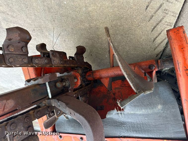 image for item KL9040 Ditch Witch 2300  trencher