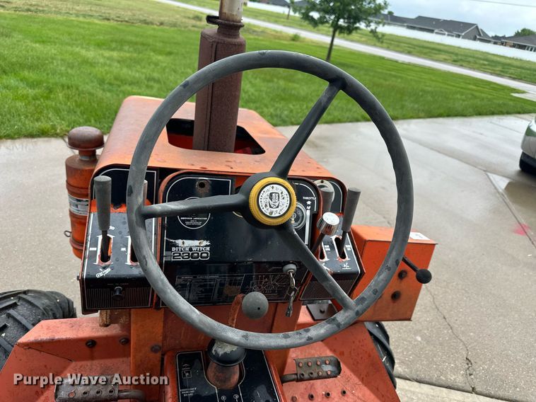 image for item KL9040 Ditch Witch 2300  trencher