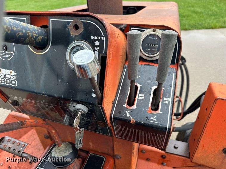 image for item KL9040 Ditch Witch 2300  trencher