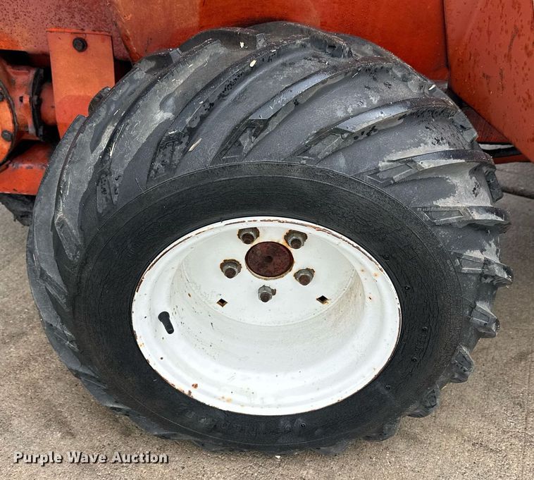 image for item KL9040 Ditch Witch 2300  trencher