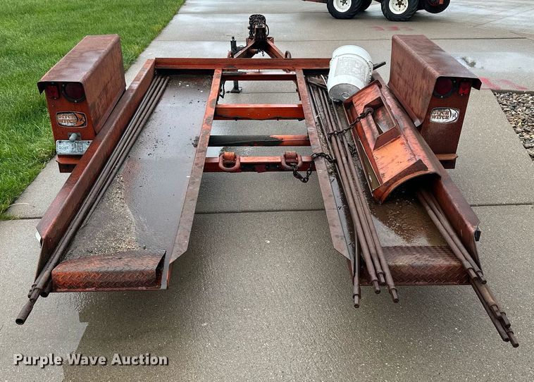 image for item KL9040 Ditch Witch 2300  trencher