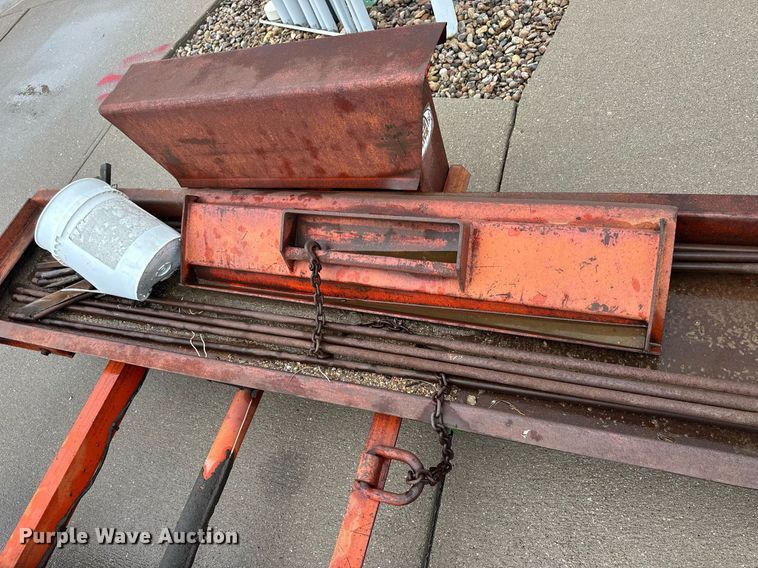 image for item KL9040 Ditch Witch 2300  trencher