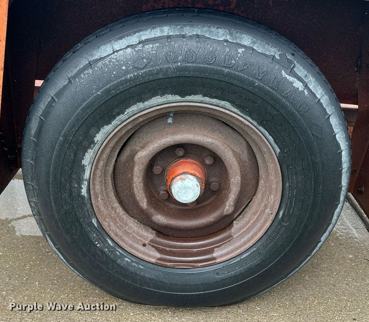 image for item KL9040 Ditch Witch 2300  trencher