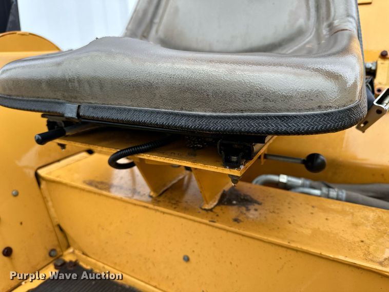 image for item KL9041 1995 Case 660  trencher