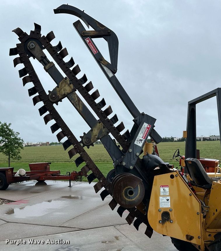 image for item KL9041 1995 Case 660  trencher
