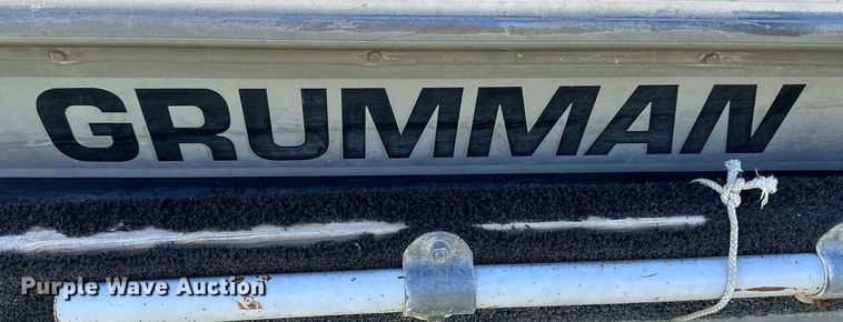 image for item KL9053 1986 Grumman Renegade  boat