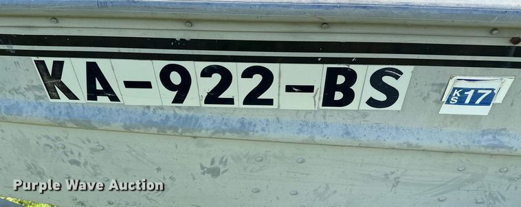 image for item KL9053 1986 Grumman Renegade  boat