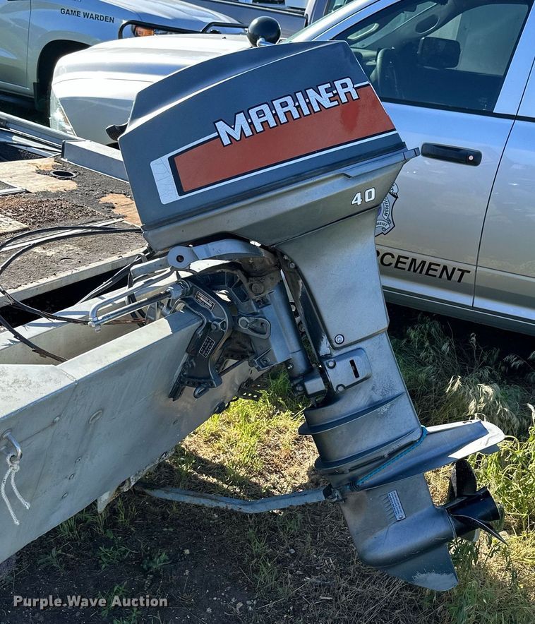 image for item KL9053 1986 Grumman Renegade  boat