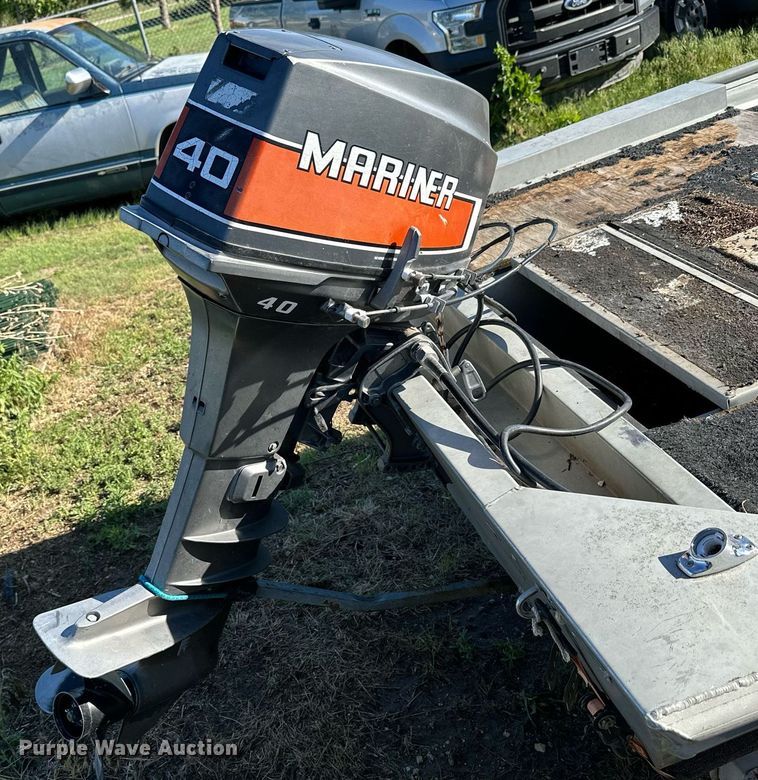 image for item KL9053 1986 Grumman Renegade  boat