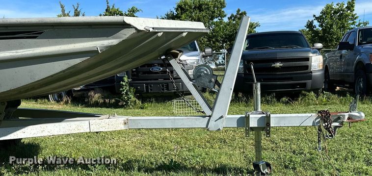 image for item KL9053 1986 Grumman Renegade  boat