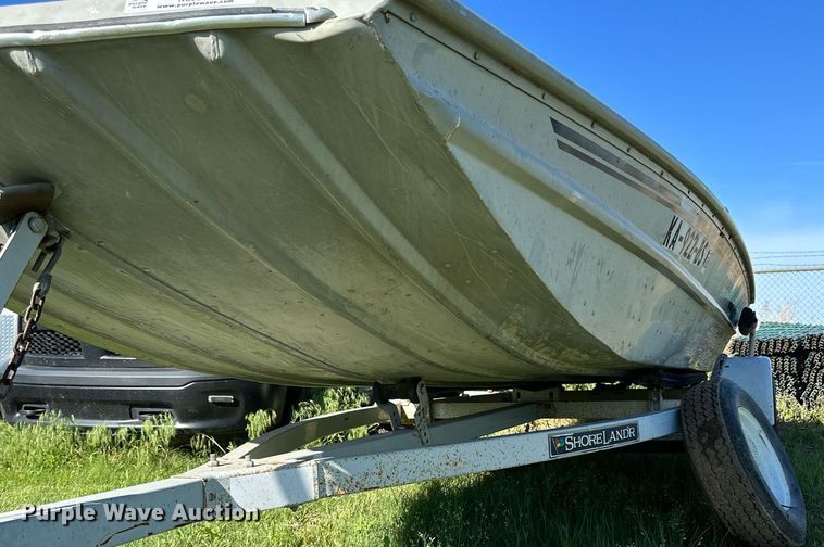 image for item KL9053 1986 Grumman Renegade  boat