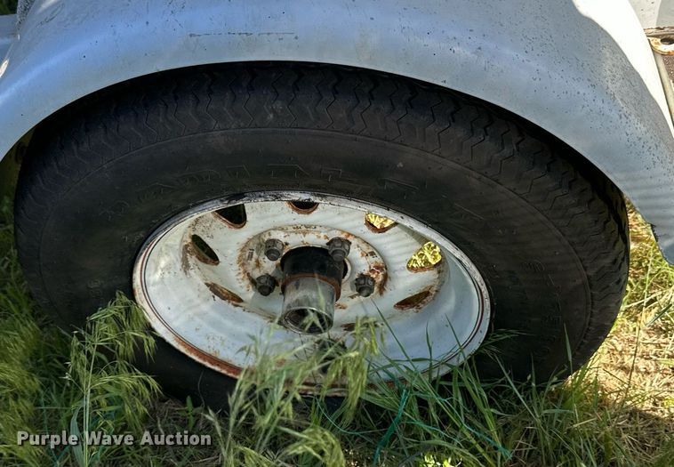 image for item KL9053 1986 Grumman Renegade  boat