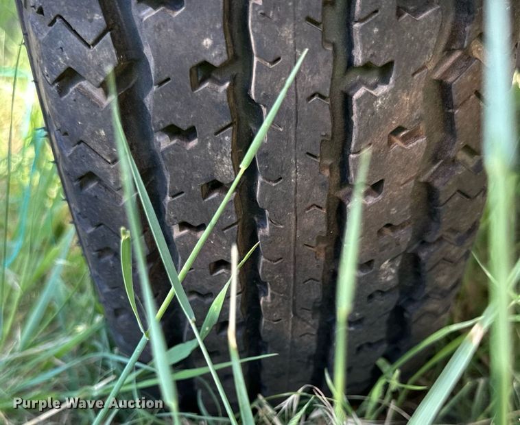 image for item KL9053 1986 Grumman Renegade  boat