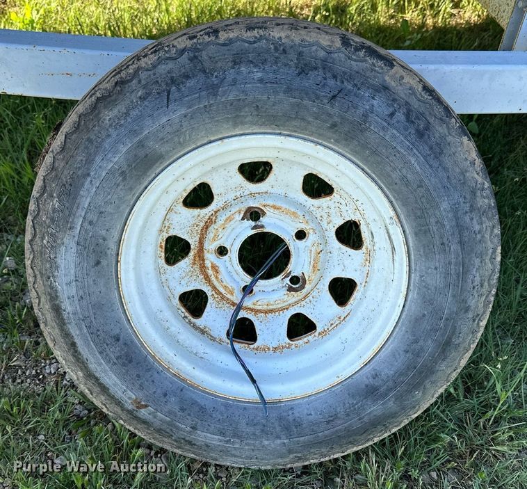 image for item KL9053 1986 Grumman Renegade  boat