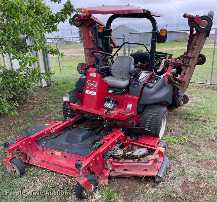 image for item KM9924 2014 Toro Groundmaster 5900  lawn mower