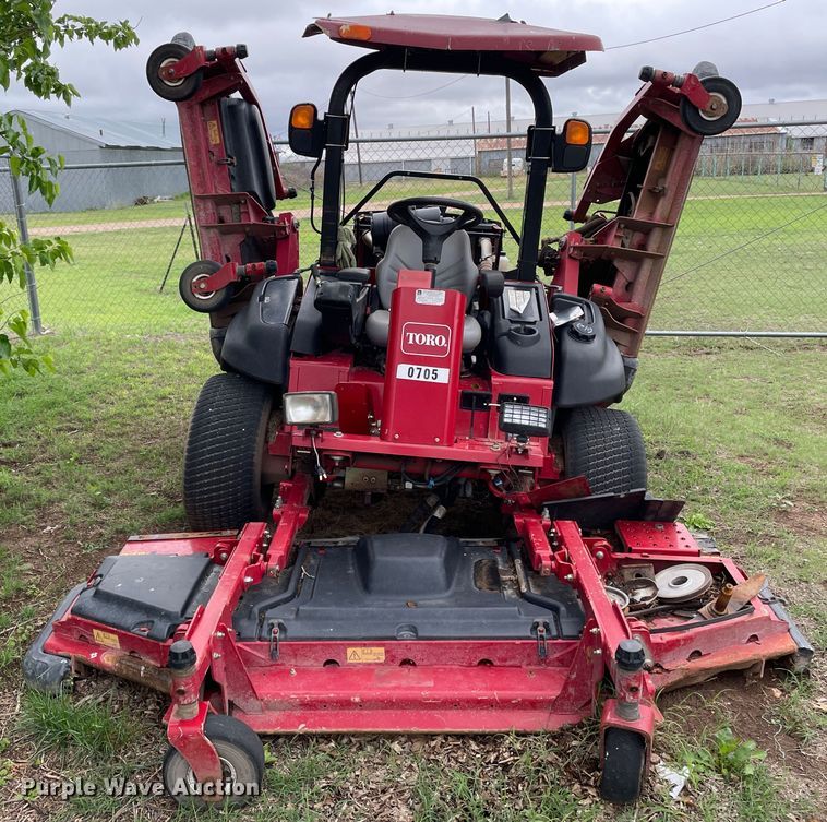 image for item KM9924 2014 Toro Groundmaster 5900  lawn mower