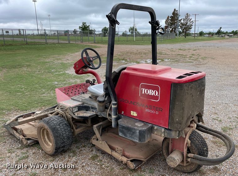 image for item KM9926 2004 Toro Groundsmaster 3500-D  lawn mower
