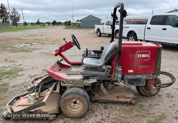 image for item KM9926 2004 Toro Groundsmaster 3500-D  lawn mower