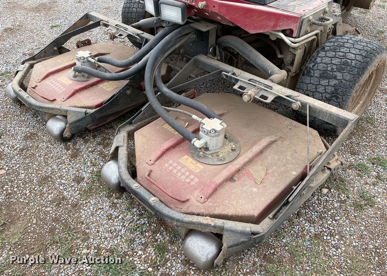image for item KM9926 2004 Toro Groundsmaster 3500-D  lawn mower