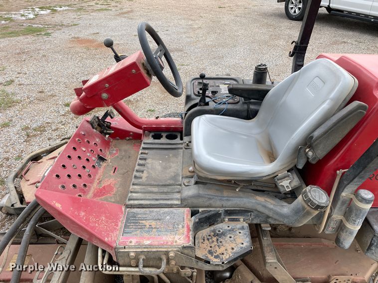 image for item KM9926 2004 Toro Groundsmaster 3500-D  lawn mower