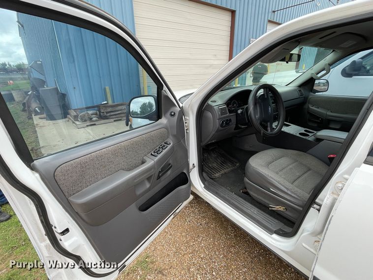 image for item KM9930 2005 Ford Explorer  SUV