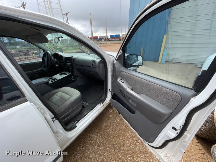 image for item KM9930 2005 Ford Explorer  SUV