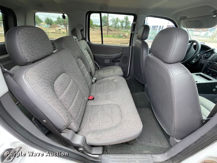 image for item KM9930 2005 Ford Explorer  SUV