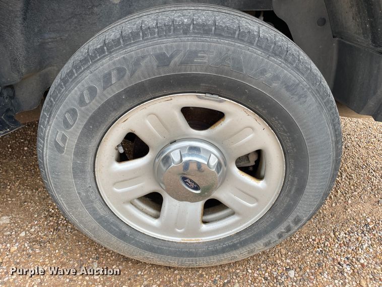 image for item KM9930 2005 Ford Explorer  SUV