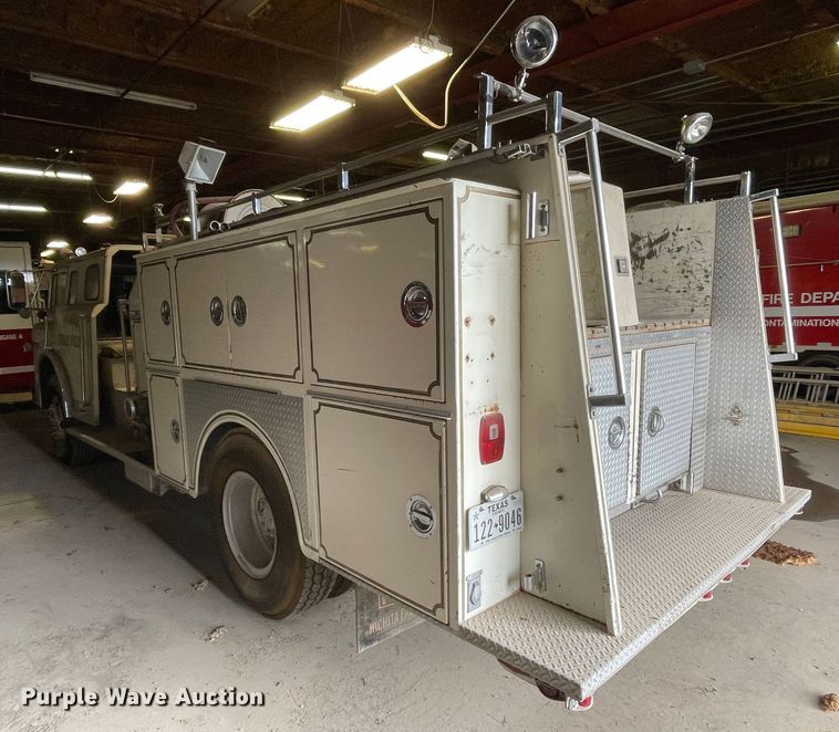 image for item KM9931 1982 Ford C8000  pumper fire truck