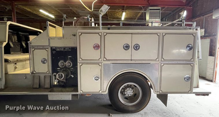 image for item KM9931 1982 Ford C8000  pumper fire truck