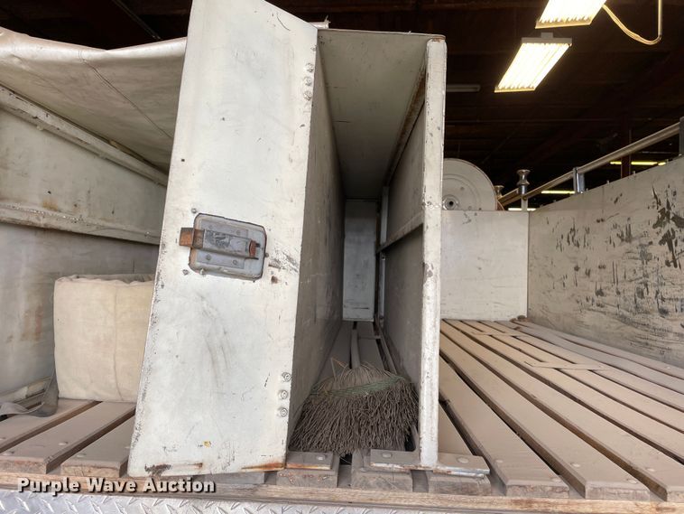 image for item KM9931 1982 Ford C8000  pumper fire truck