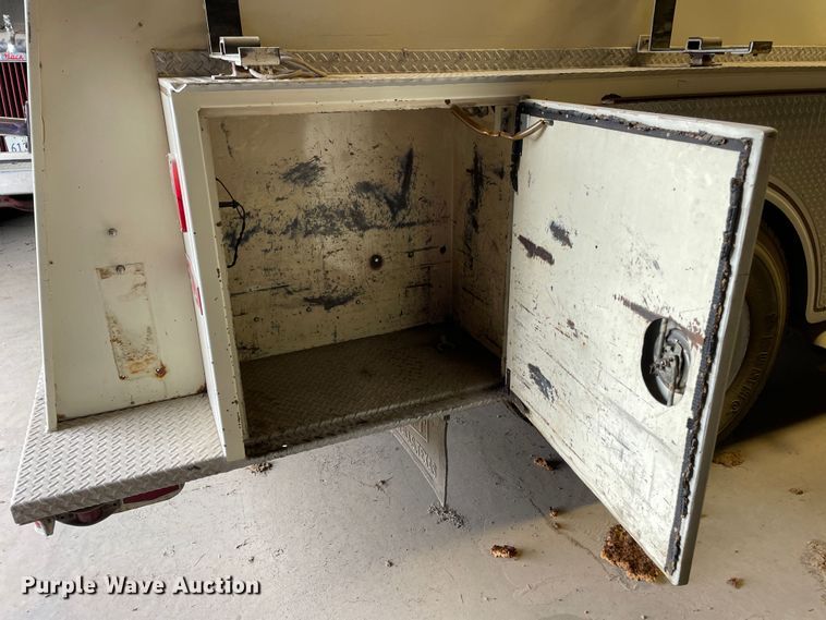 image for item KM9931 1982 Ford C8000  pumper fire truck