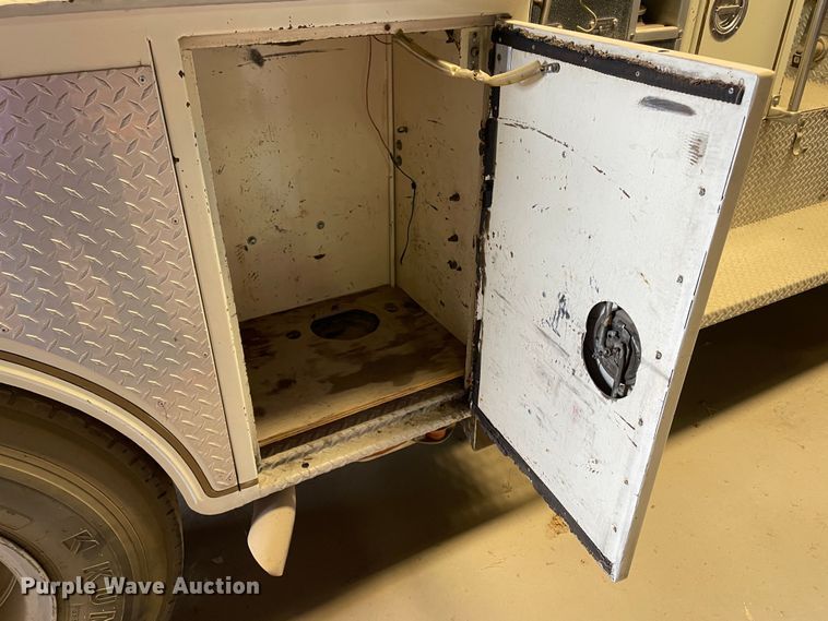 image for item KM9931 1982 Ford C8000  pumper fire truck