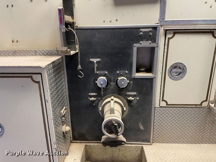 image for item KM9931 1982 Ford C8000  pumper fire truck