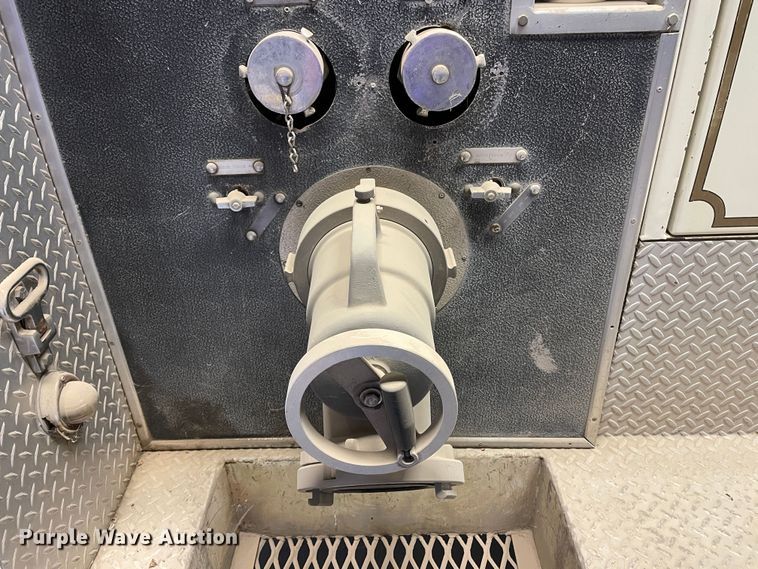 image for item KM9931 1982 Ford C8000  pumper fire truck