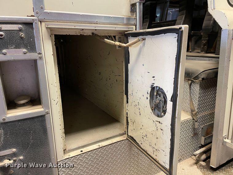 image for item KM9931 1982 Ford C8000  pumper fire truck