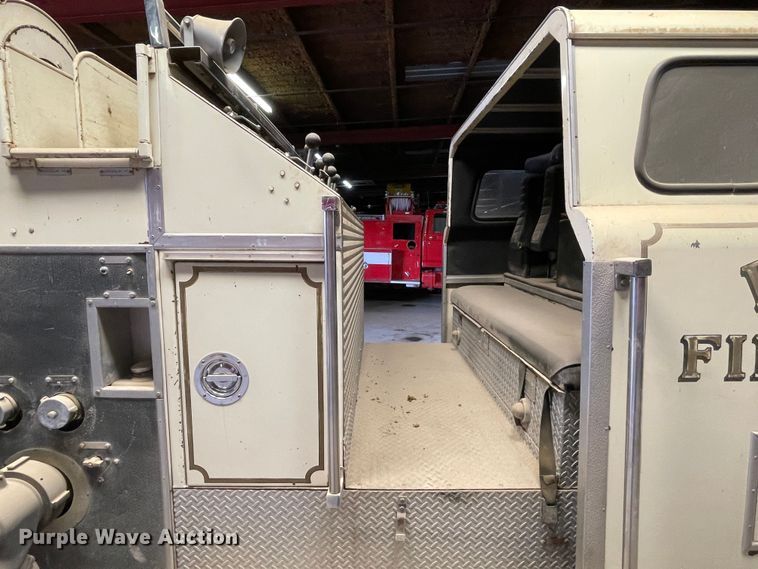 image for item KM9931 1982 Ford C8000  pumper fire truck