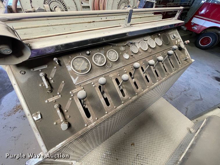 image for item KM9931 1982 Ford C8000  pumper fire truck