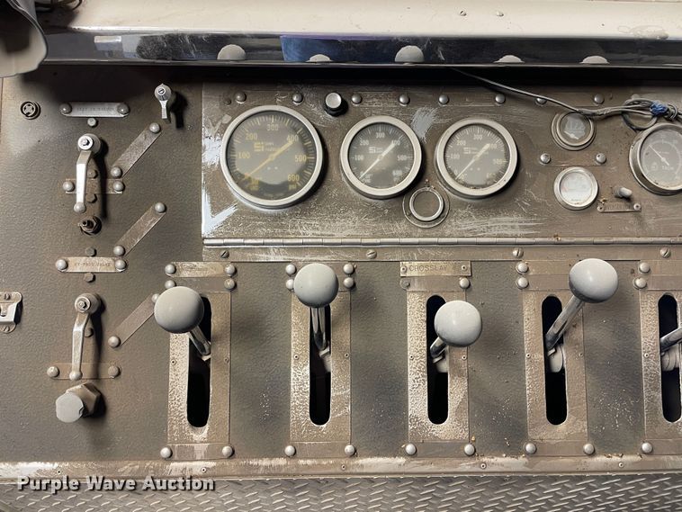 image for item KM9931 1982 Ford C8000  pumper fire truck