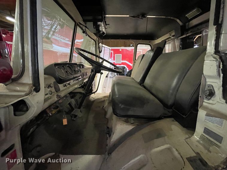 image for item KM9931 1982 Ford C8000  pumper fire truck