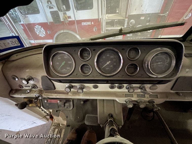 image for item KM9931 1982 Ford C8000  pumper fire truck