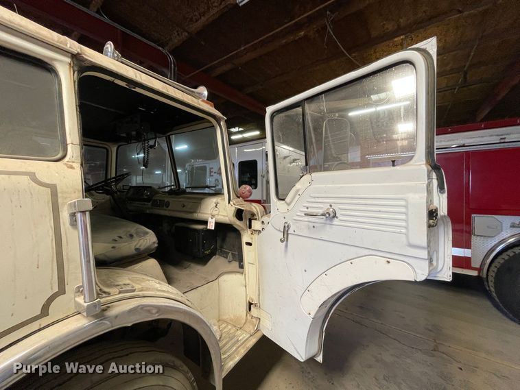 image for item KM9931 1982 Ford C8000  pumper fire truck