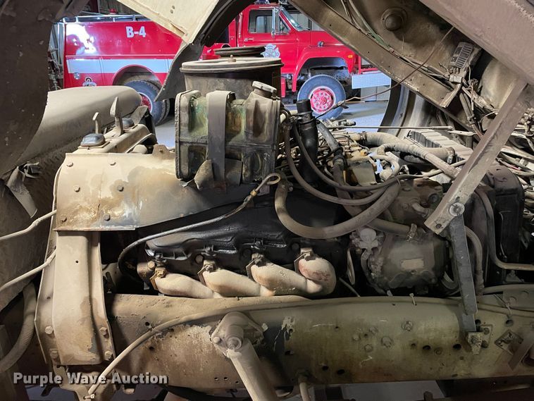 image for item KM9931 1982 Ford C8000  pumper fire truck