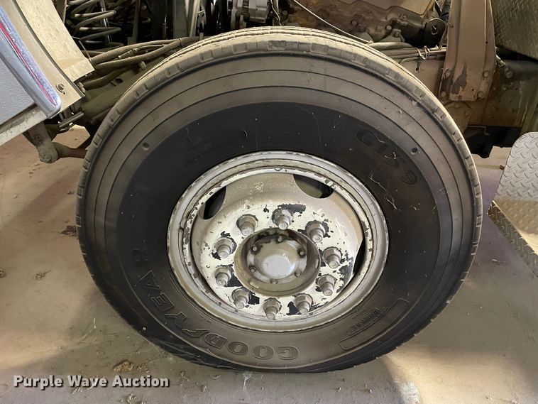 image for item KM9931 1982 Ford C8000  pumper fire truck