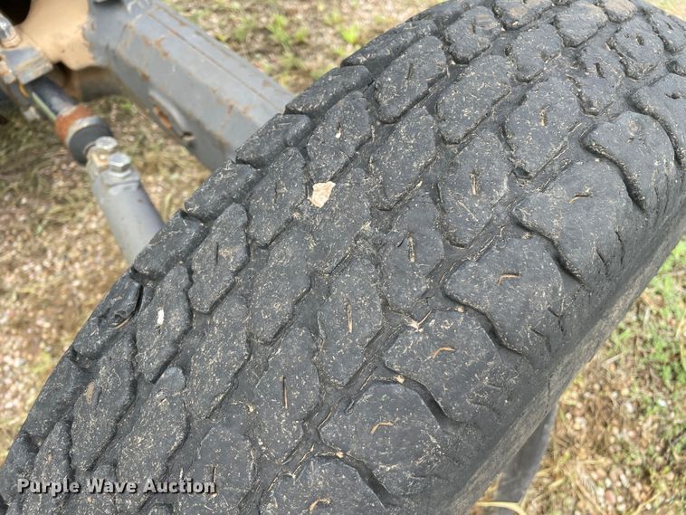 image for item KM9933 1993 John Deere 5300  tractor