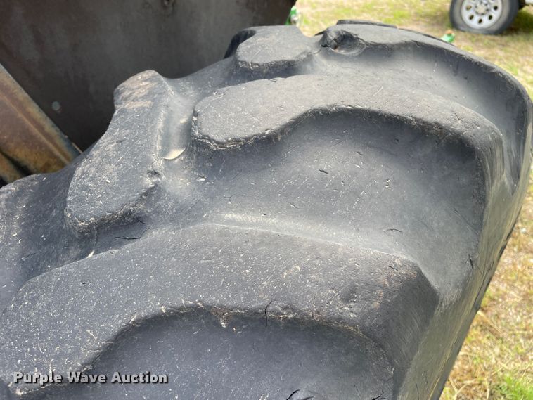 image for item KM9933 1993 John Deere 5300  tractor